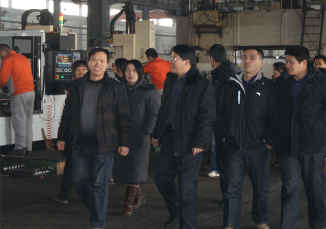 我公司喜迎大王職業(yè)學(xué)院百名教師實(shí)地參觀學(xué)習(xí)