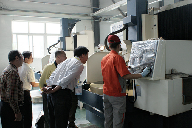 第四屆廣饒輪胎展喜迎臺商到公司參觀考察