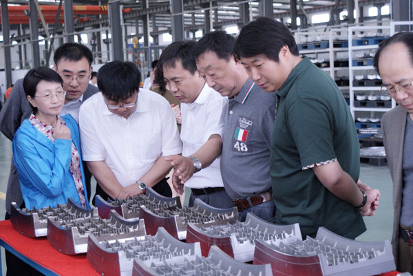 山東萬通模具有限公司喜迎百人參觀