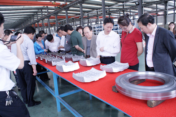 山東萬通模具有限公司喜迎百人參觀