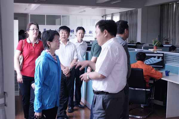 山東萬通模具有限公司喜迎百人參觀